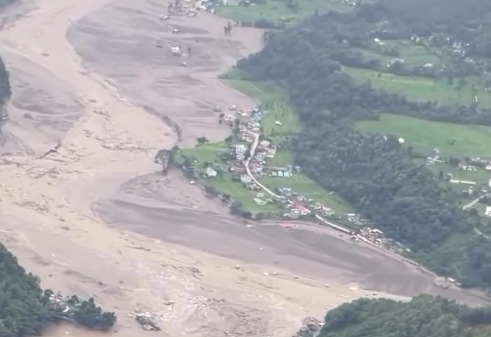 Imagem - Veja como ficou o local após destruição causada por enchente no Nepal